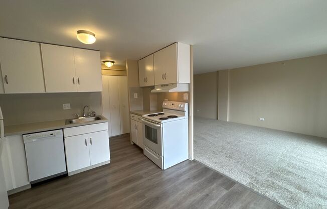 1 bed, 1 bath, 640 sqft, $1,395, Unit 404