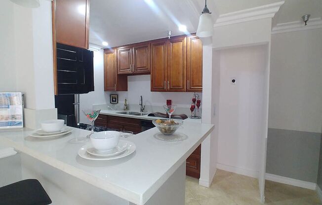 2 beds, 2 baths, 910 sqft, $2,795, Unit 512