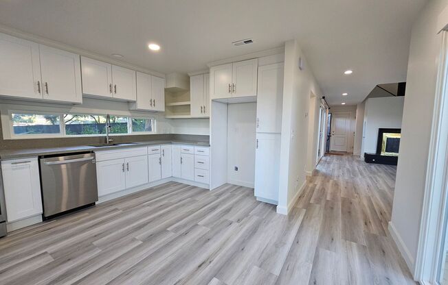 Gorgeous COMLETELY RENOVATED 3 Bed/2.5 Bath Townhome in Terrace Hills - San Jose