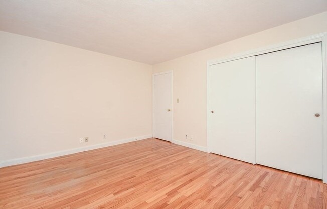 129 EMERSON GDNS RD
