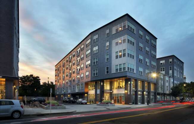 a large building on a city street