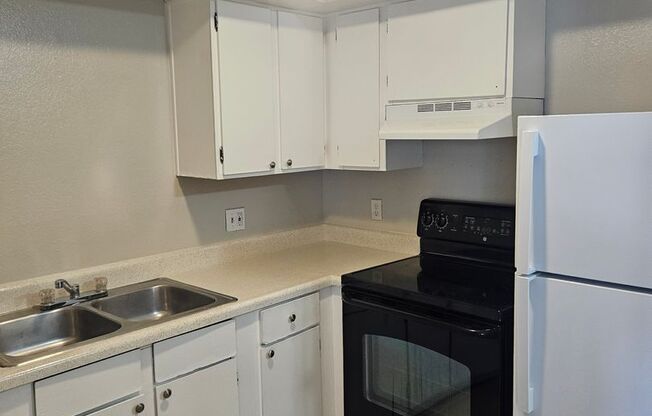 1 bed, 1 bath, 550 sqft, $679
