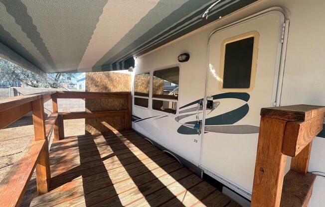 One Bedroom Trailer in Deer Valley - All utilities included!