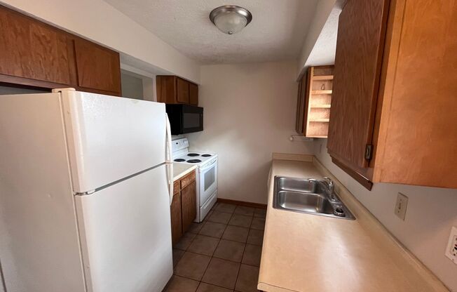 2 beds, 1.5 baths, 850 sqft, $1,450, Unit Unit 4