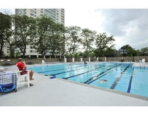 1 bed, 1 bath, 828 sqft, $3,550, Unit 6O