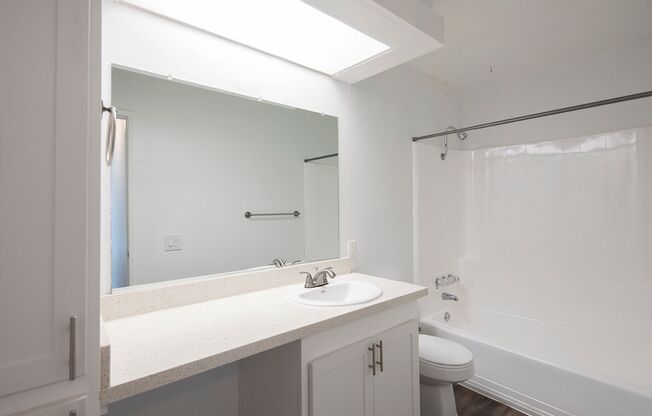 1 bed, 1 bath, 824 sqft, $2,595, Unit 308