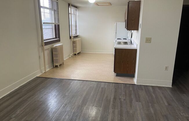 2 beds, 1 bath, $845, Unit 912 Pearl Street, Apt 109