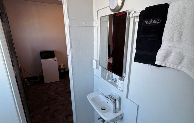 Newly rehabbed Rooms for Rent