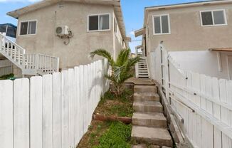 2774 - 2780.5 Vista Way