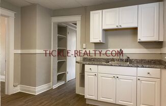 1 bed, 1 bath, $1,000, Unit 194 #2 Charlotte St