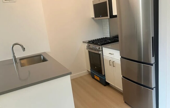 358 9 AVE