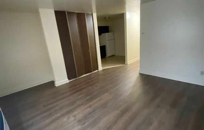 5167 N. Lovers Lane Rd