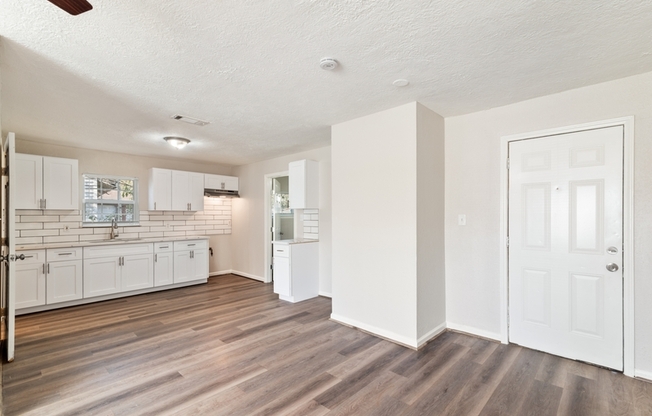 5825 Southurst Street