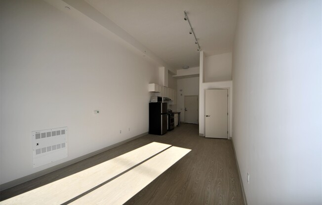 Studio, 1 bath, 390 sqft, $2,845, Unit 1335 Folsom St, Unit 104