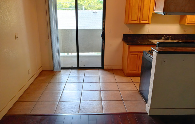 2 Bed/ 2 Bath with Patio | Gated Community | Centrally Located in Long Beach