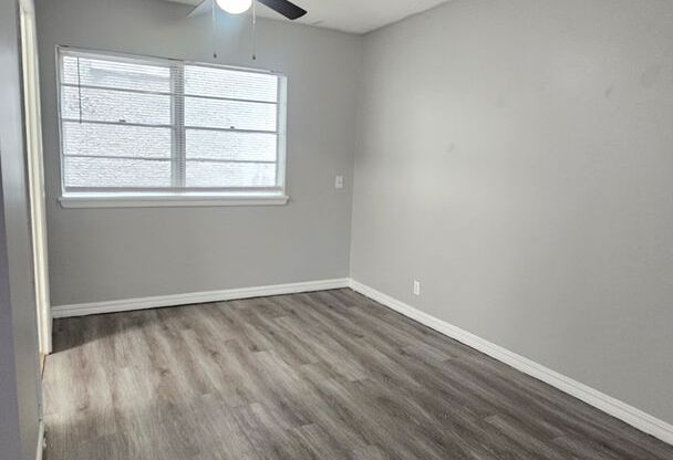 1309 E 21