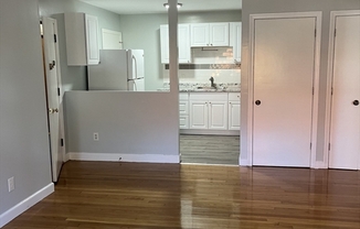 2 beds, 1 bath, 700 sqft, $2,300, Unit 5