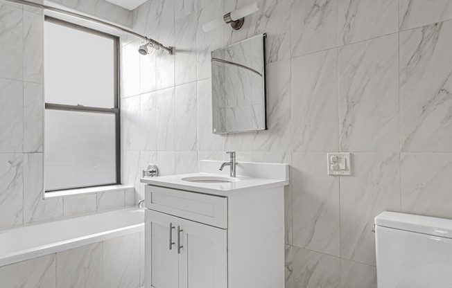 305 W 150 ST