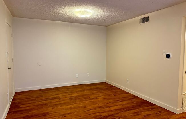 2 beds, 2 baths, 950 sqft, $1,704, Unit WWK-301
