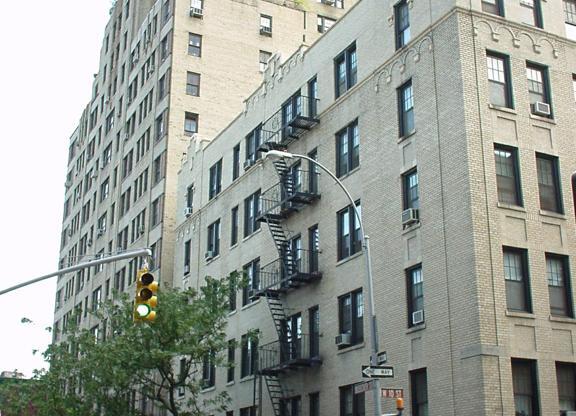 218 W 10th St, New York NY 3A