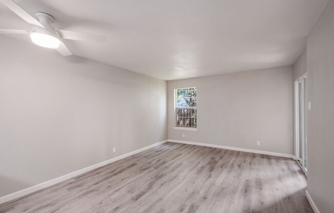 Unique Upstairs 2/2 in Tobin Hill