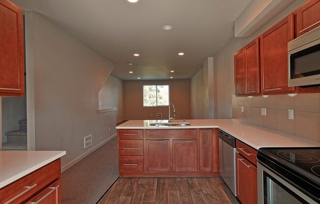 Luxury 3 Bedroom Townhome - Avail Now!