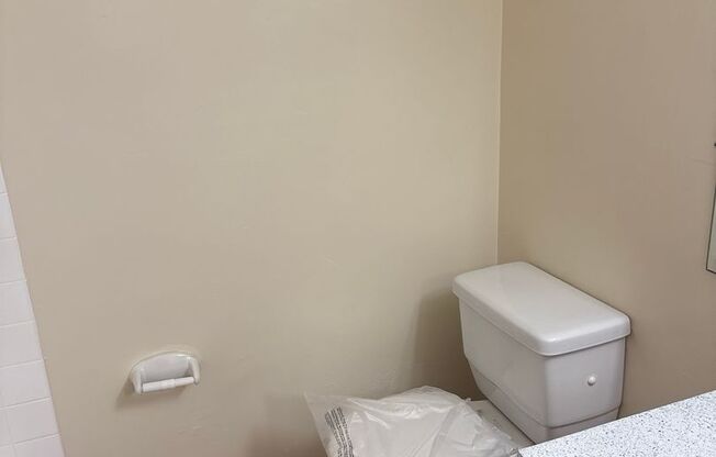 3 beds, 2 baths, 1,300 sqft, $2,100, Unit 3335 #202