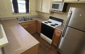 2 beds, 1 bath, $995, Unit Unit 4