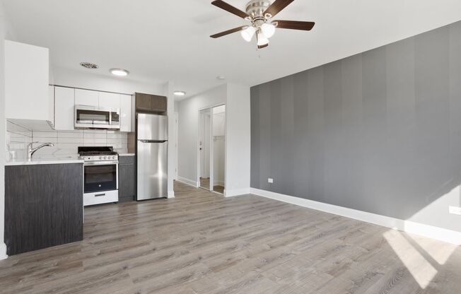 Studio, 1 bath, 295 sqft, $1,475, Unit 434