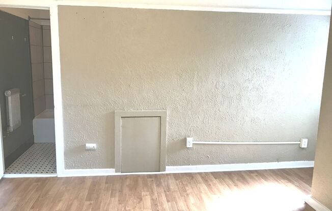 Studio, 1 bath, $795, Unit 33