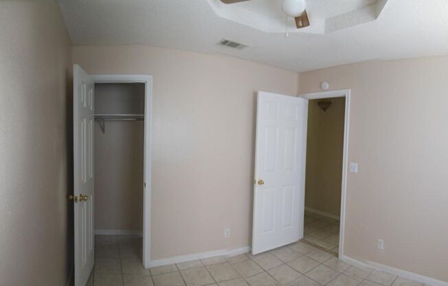 3 beds, 2 baths, $1,295