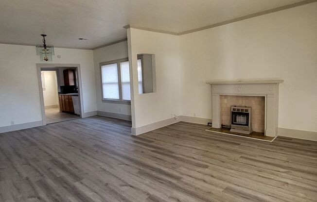 1326 W ELM