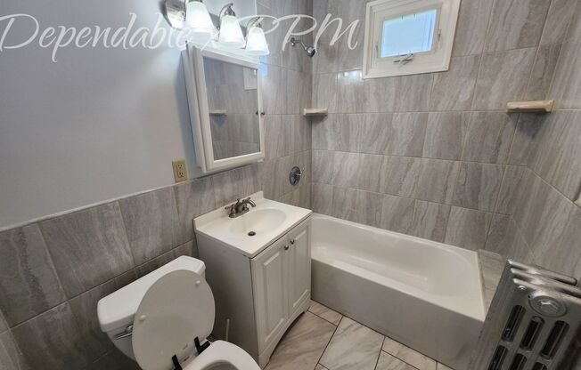 3 beds, 1 bath, 1,300 sqft, $2,900, Unit Unit 2