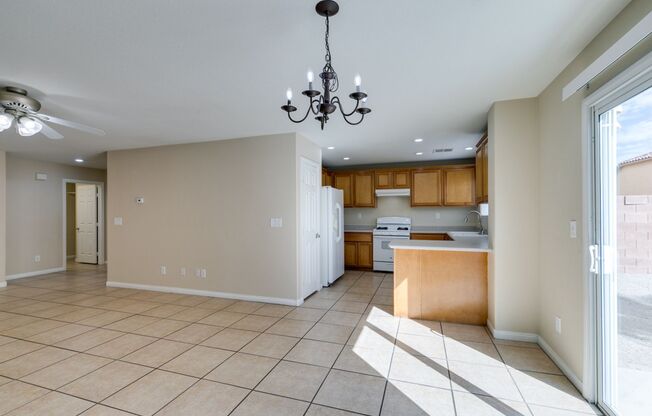4 beds, 2.5 baths, $1,900