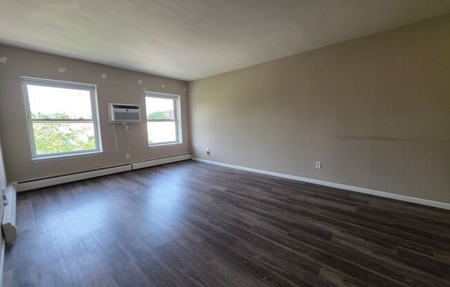 1 bed, 1 bath, $1,195, Unit 308