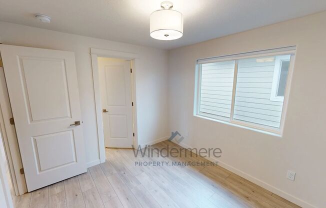 2 beds, 1 bath, 880 sqft, $1,795, Unit 389 Arissa