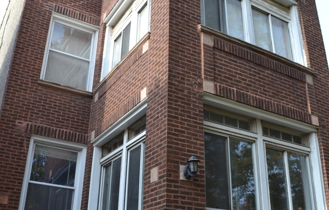 4820 N Albany