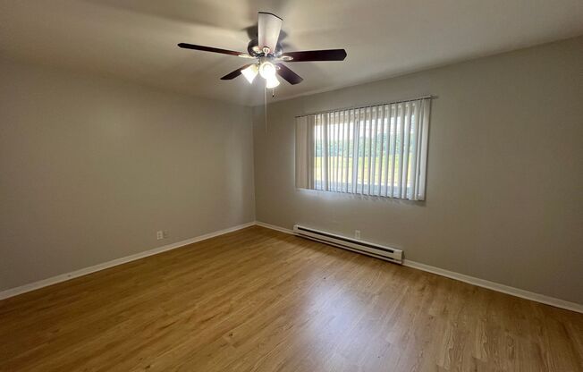 1 bed, 1 bath, 560 sqft, $1,135, Unit 5