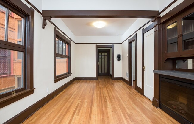 Glenn Apartments