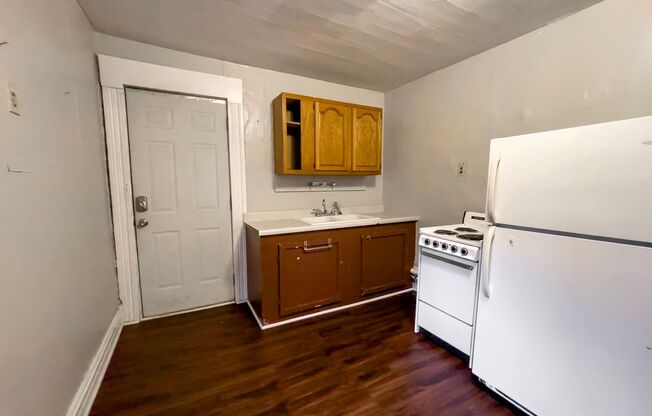 1 bed, 1 bath, 752 sqft, $750, Unit 810