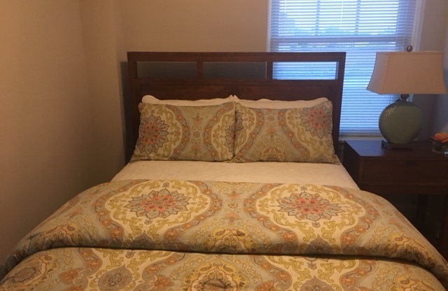 1 bed, 1 bath, 550 sqft, $1,400, Unit 405
