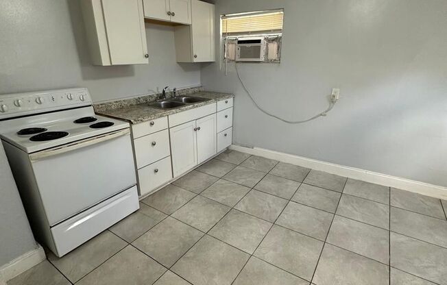 2 beds, 1 bath, 750 sqft, $950