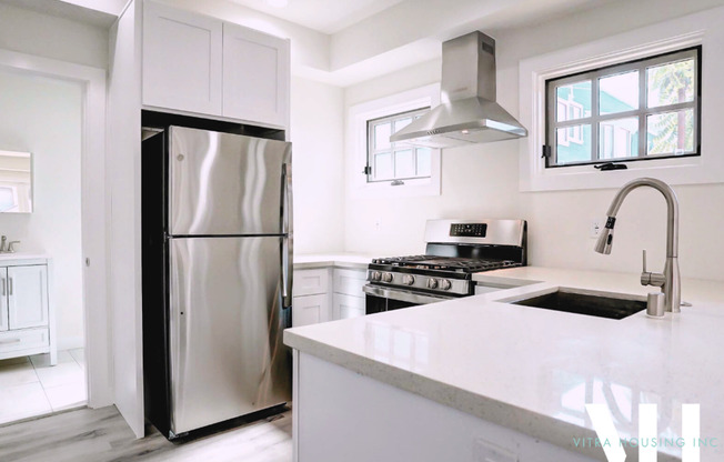 Gorgeous Newly Built 5 Bedroom Near USC!