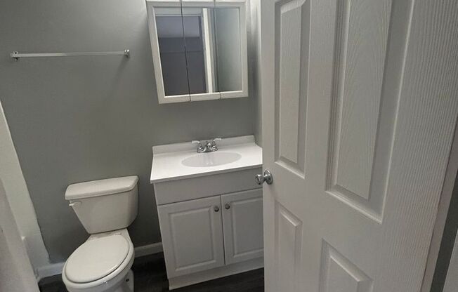 1 bed, 1 bath, 625 sqft, $1,275, Unit F03