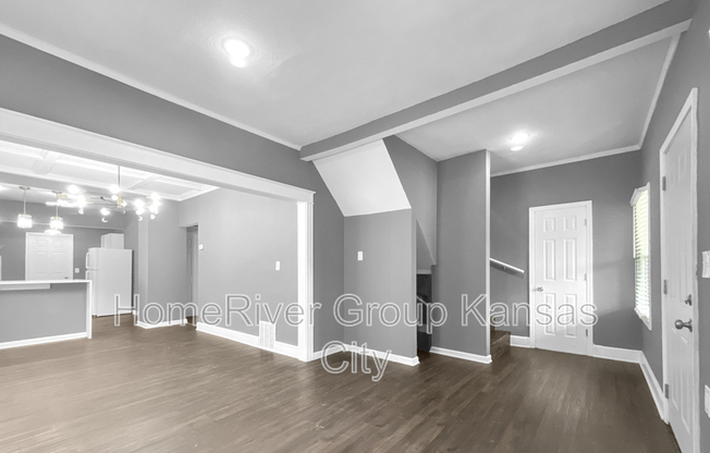 810 MONROE AVE
