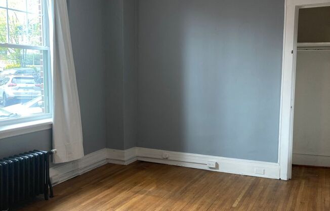 1 bed, 1 bath, 1,000 sqft, $1,095, Unit 5