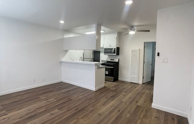 1645 N. Winona Blvd