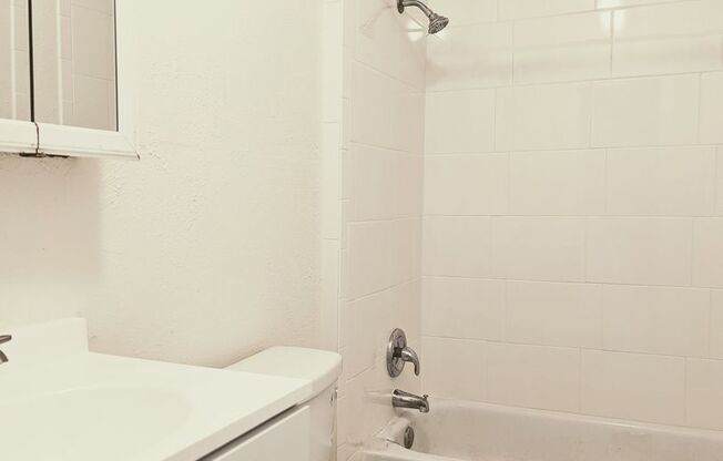 2401 Dupont Ave S