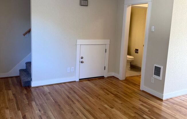 2 beds, 1.5 baths, 1,000 sqft, $1,895, Unit 04