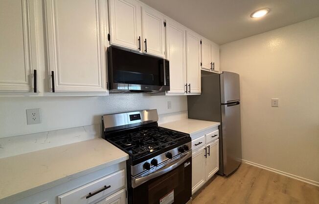 1 bed, 1 bath, 700 sqft, $1,798, Unit 416